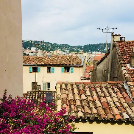 Suquet Avec Terasse Vue Cannes
